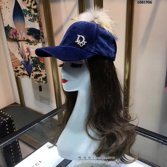 DIOR迪奧 火爆新款 羊絨搭配毛球鴨舌帽 6881906 LLWJ5655
